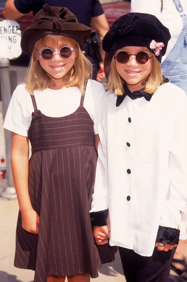 30 Photos Show What the World Looked Like in the 1990s – Garlic Soda