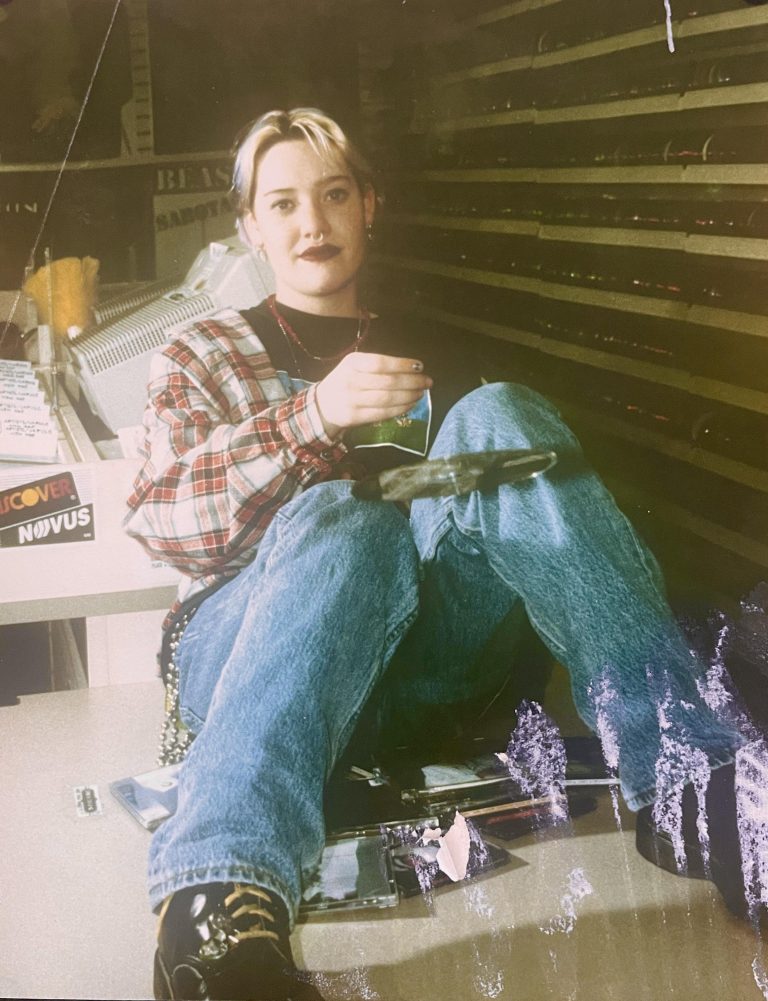 30 Photos Show What the World Looked Like in the 1990s – Garlic Soda