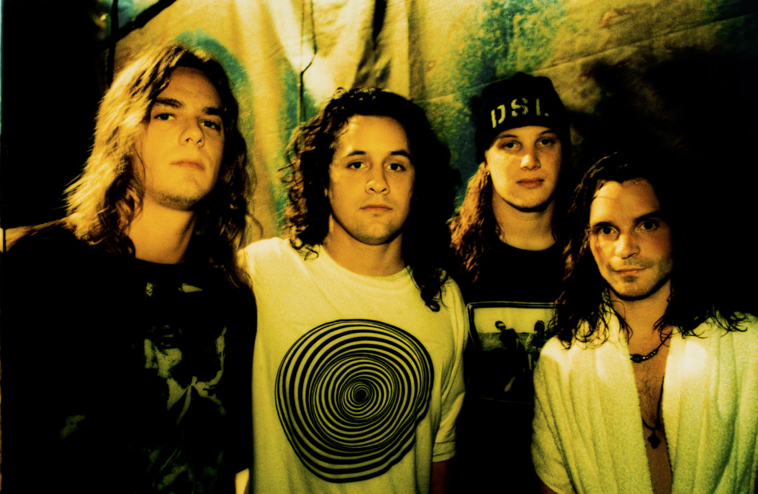 30 photos that defined the ’90s grunge era – Garlic Soda