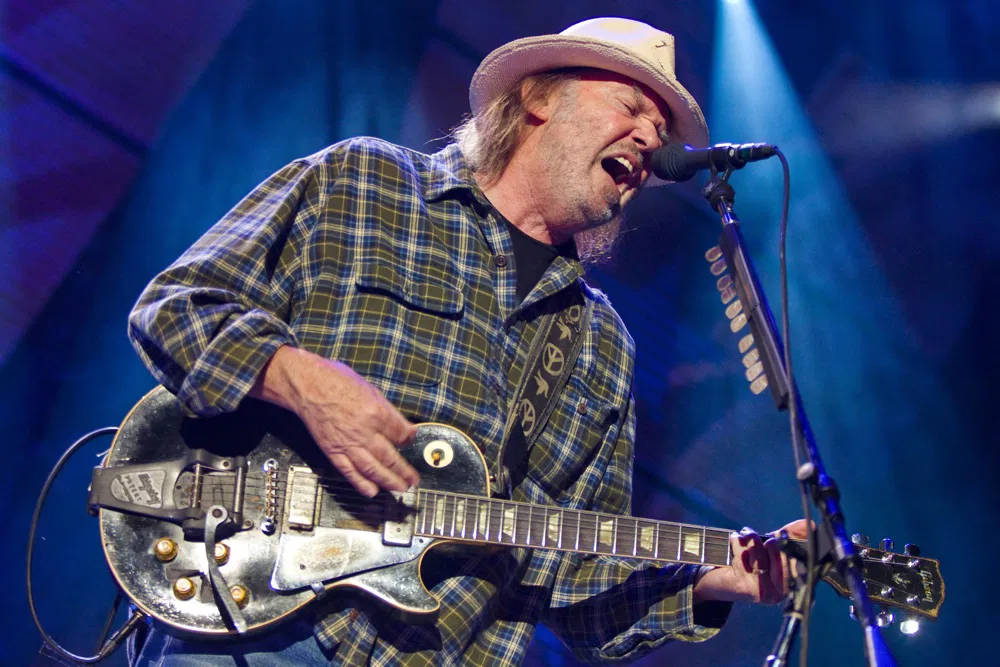 30 Guitarists Often Considered Among the Greatest of All Time – Garlic Soda